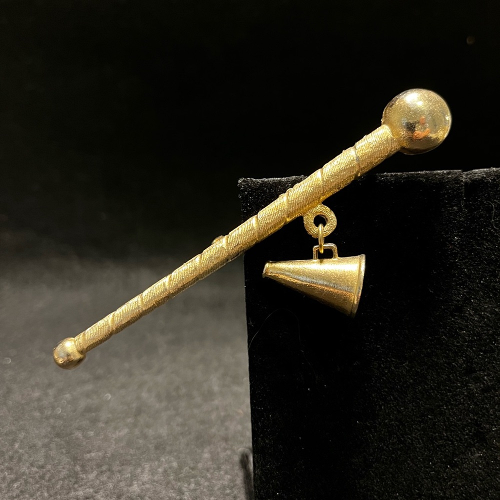 Vintage gold tone baton/megaphone brooch